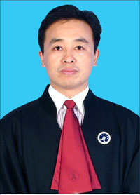 王美富律师